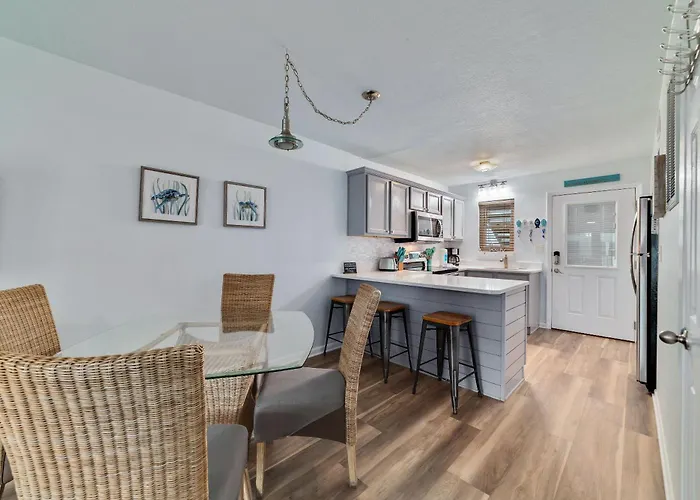 Harbor House B9