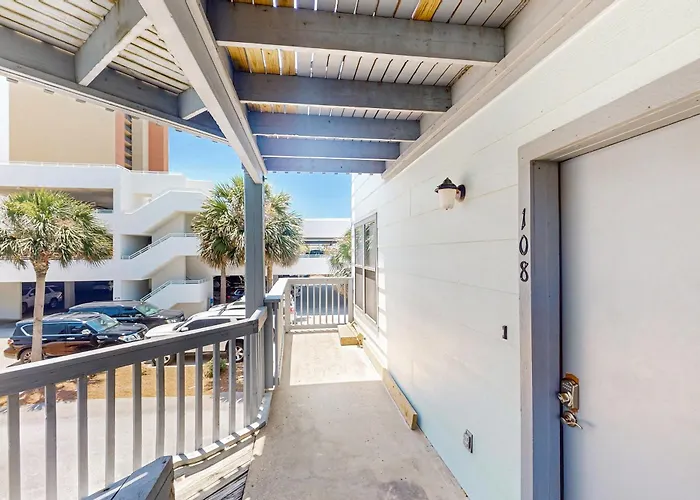 Villa: Ocean Reef Condos