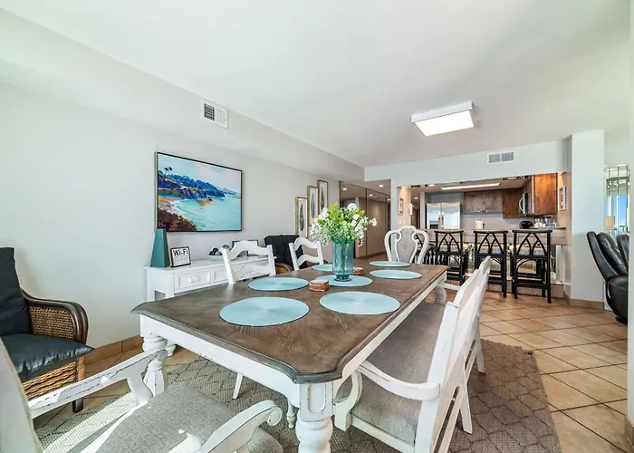 Penthouse October Oasis- Beachfront, Prime Location 3Br 2Ba